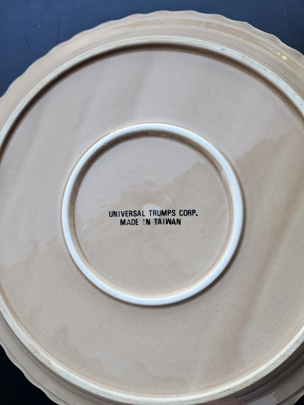 Pumpkin Pie Ceramic Pie Dish - Taiwan Cream with Orange Graphics